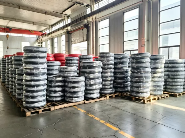 كيف تعمل الخراطيم المطاطية المقواة بالقماش؟ تشرح شركة Hebei Zhehan للمطاط والبلاستيك المحدودة المبادئ الأساسية لخراطيم النقل المرنة الصناعية.